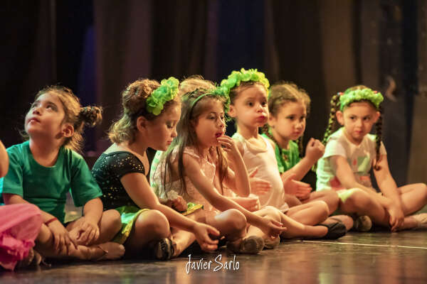 INICIACION A LA DANZA- ADI CASEROS 2019